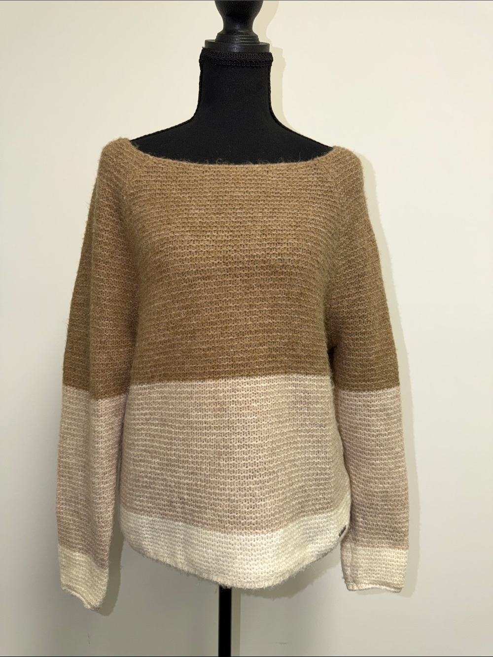Abercrombie & Fitch Boat Neck Sweater